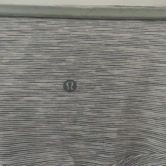 Lululemon White/Gray Align Bike Shorts 8" - 4 - Picture 5 of 6